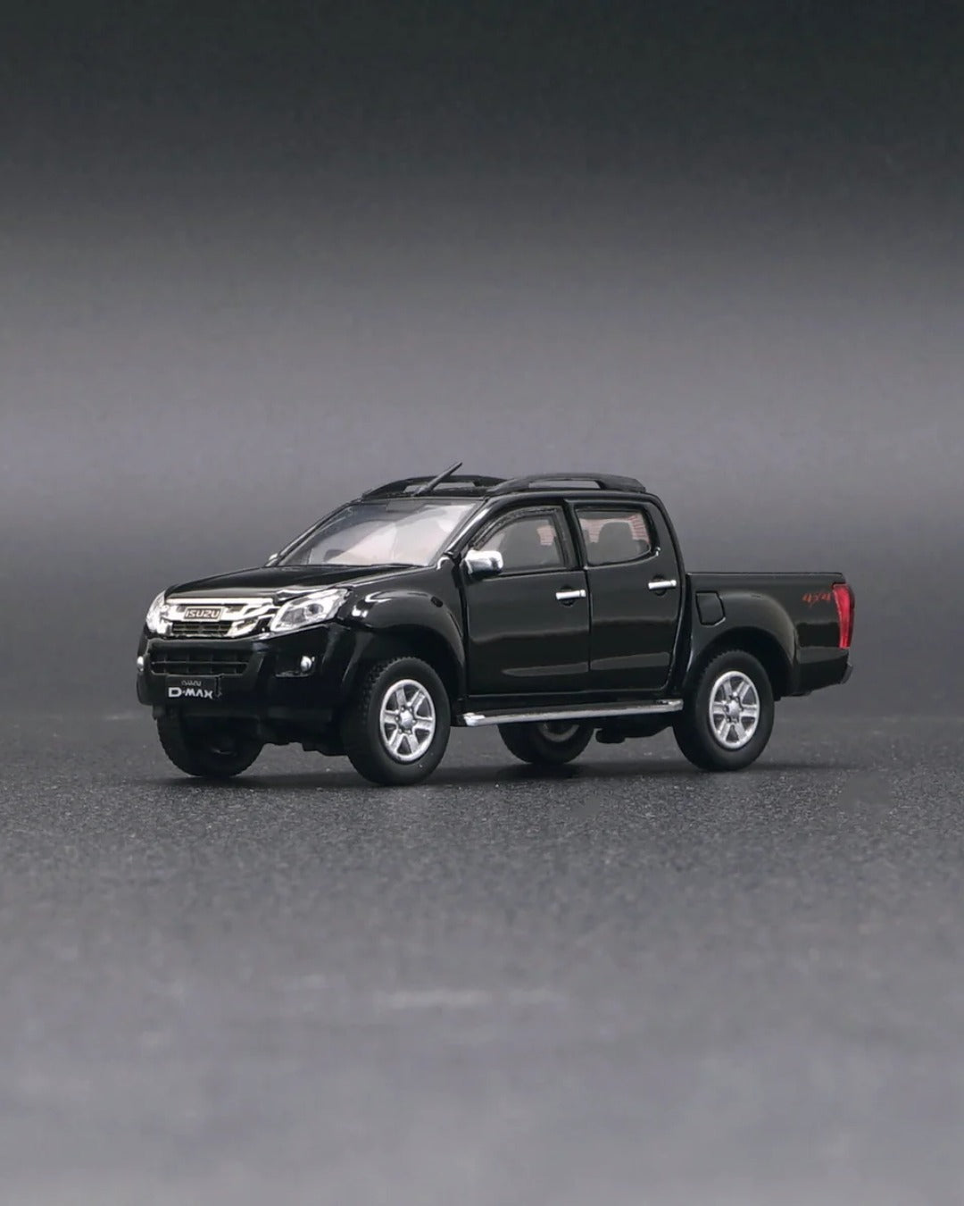 BM Creations - Isuzu D-Max 2016 Negra con Piezas Intercambiables - Tomica Costa Rica Collectors Club