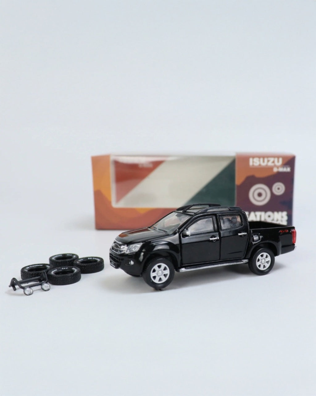 BM Creations - Isuzu D-Max 2016 Negra con Piezas Intercambiables - Tomica Costa Rica Collectors Club
