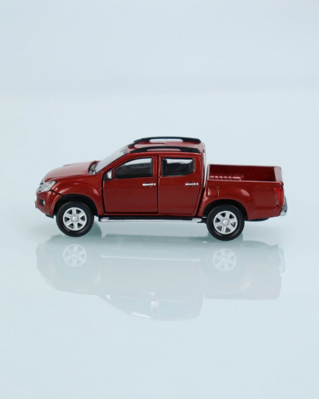 BM Creations - ISUZU D-Max 2016 Naranja con Piezas Intercambiables - Tomica Costa Rica Collectors Club