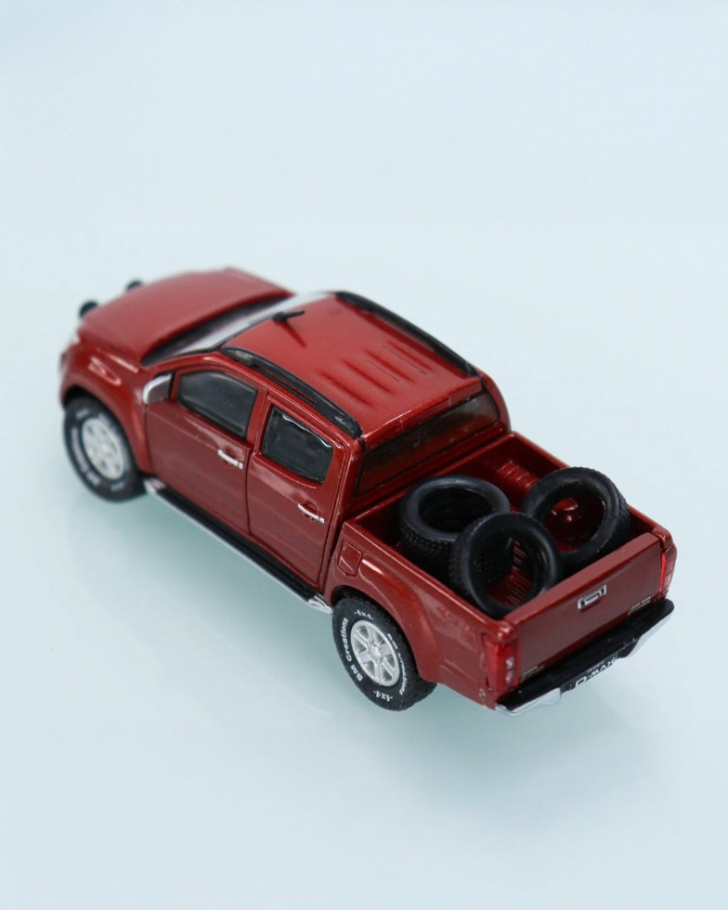 BM Creations - ISUZU D-Max 2016 Naranja con Piezas Intercambiables - Tomica Costa Rica Collectors Club