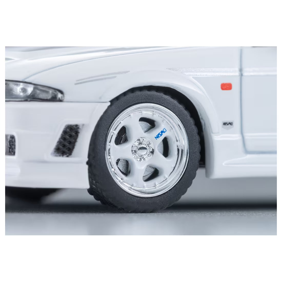 TOMICA Limited Vintage NEO - LV-N305d NISMO 400R Blanco - Tomica Costa Rica Collectors Club