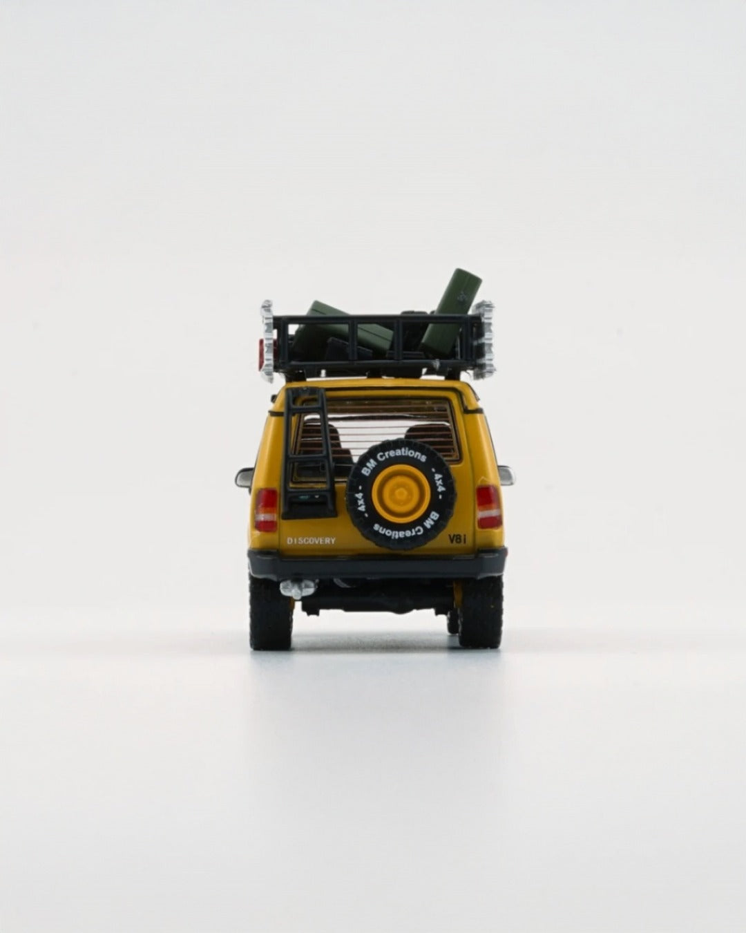 BM Creations - Land Rover 1998 Discovery 1 Camel con Accesorios - Tomica Costa Rica Collectors Club