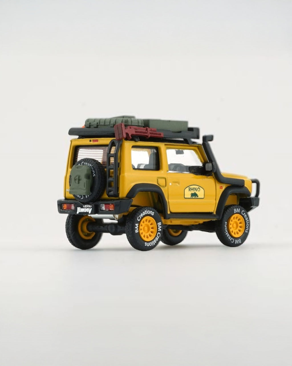 BM Creations - Suzuki Jimny 2019 Rhino Pack con Accesorios Ivory Matte - Tomica Costa Rica Collectors Club