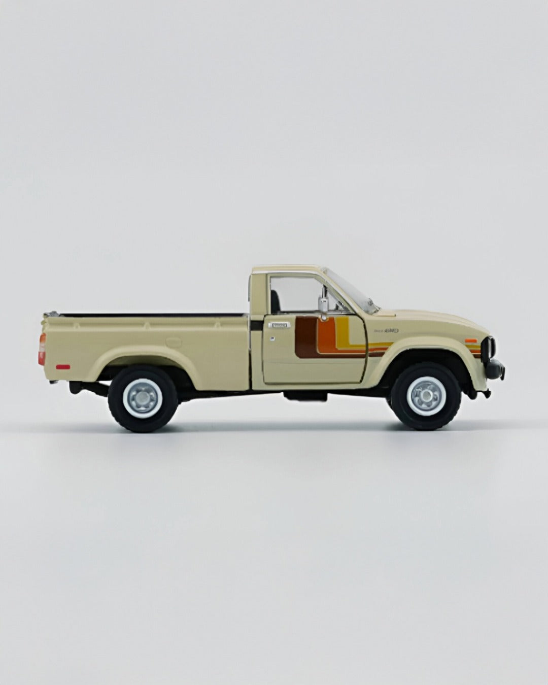 BM Creations - Toyota Hilux 1980 LHD Beige - Tomica Costa Rica Collectors Club