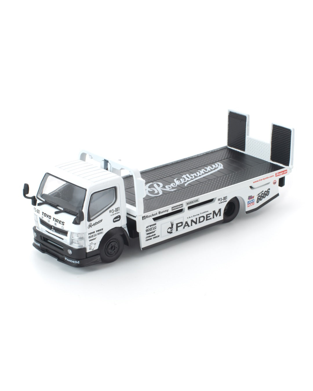 [SEPTIEMBRE] POP RACE - Transportador de Plataforma Pandem FUSO 300 Blanco - Tomica Costa Rica Collectors Club