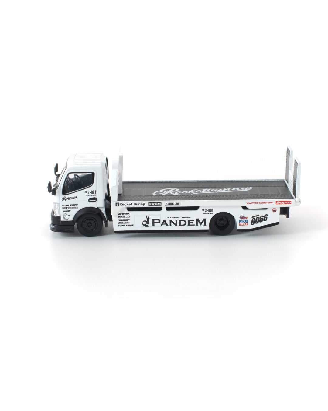 [SEPTIEMBRE] POP RACE - Transportador de Plataforma Pandem FUSO 300 Blanco - Tomica Costa Rica Collectors Club