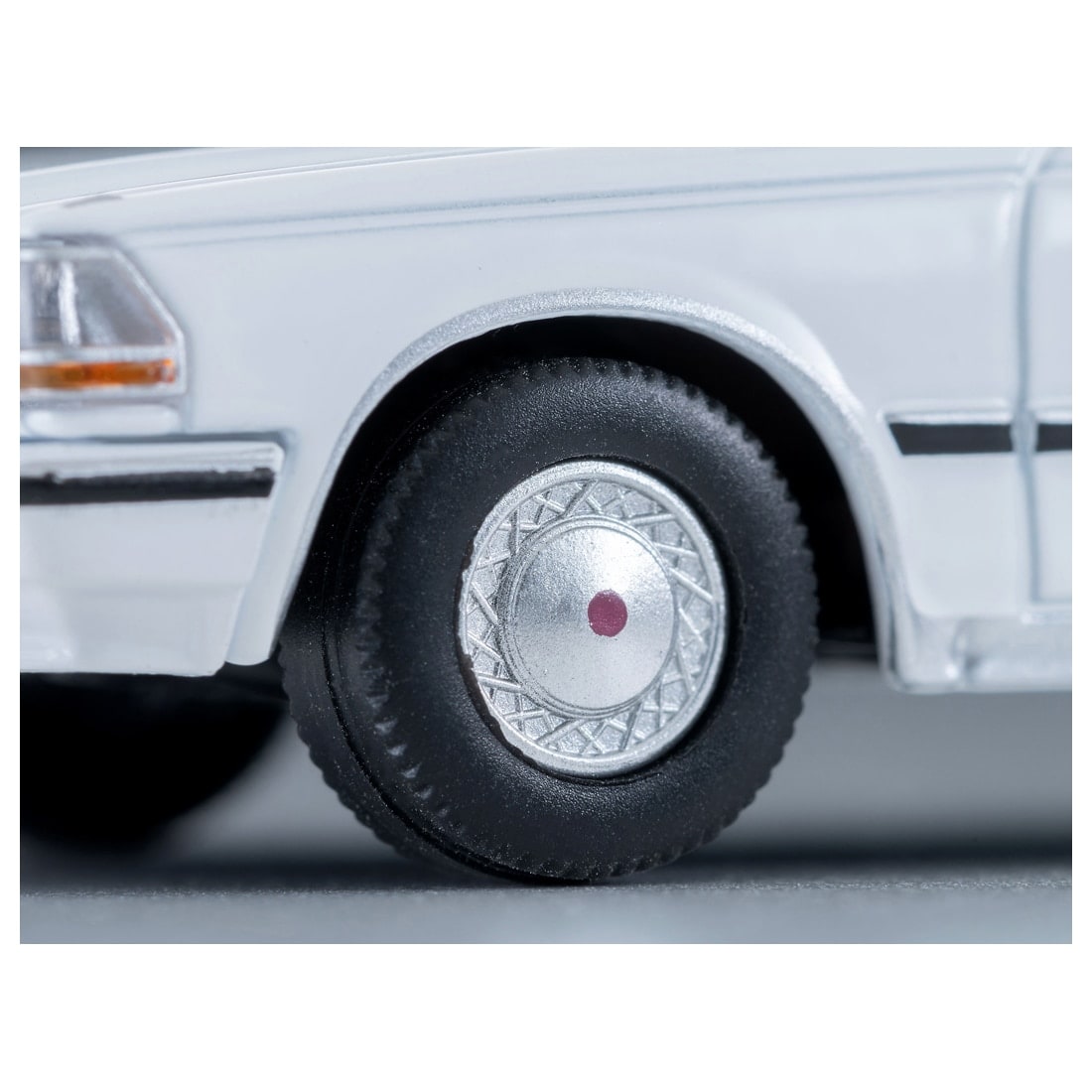 TOMICA Limited Vintage Neo - LV-N364a Nissan Cedric HT V20 Turbo Brougham (Blanco) 1985 - Tomica Costa Rica Collectors Club