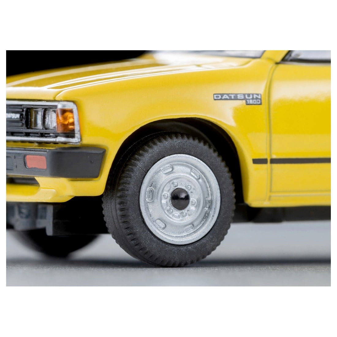 TOMICA Limited Vintage Neo - LV-N373b Datsun Truck King Cab GL (Amarillo) 1983 - Tomica Costa Rica Collectors Club