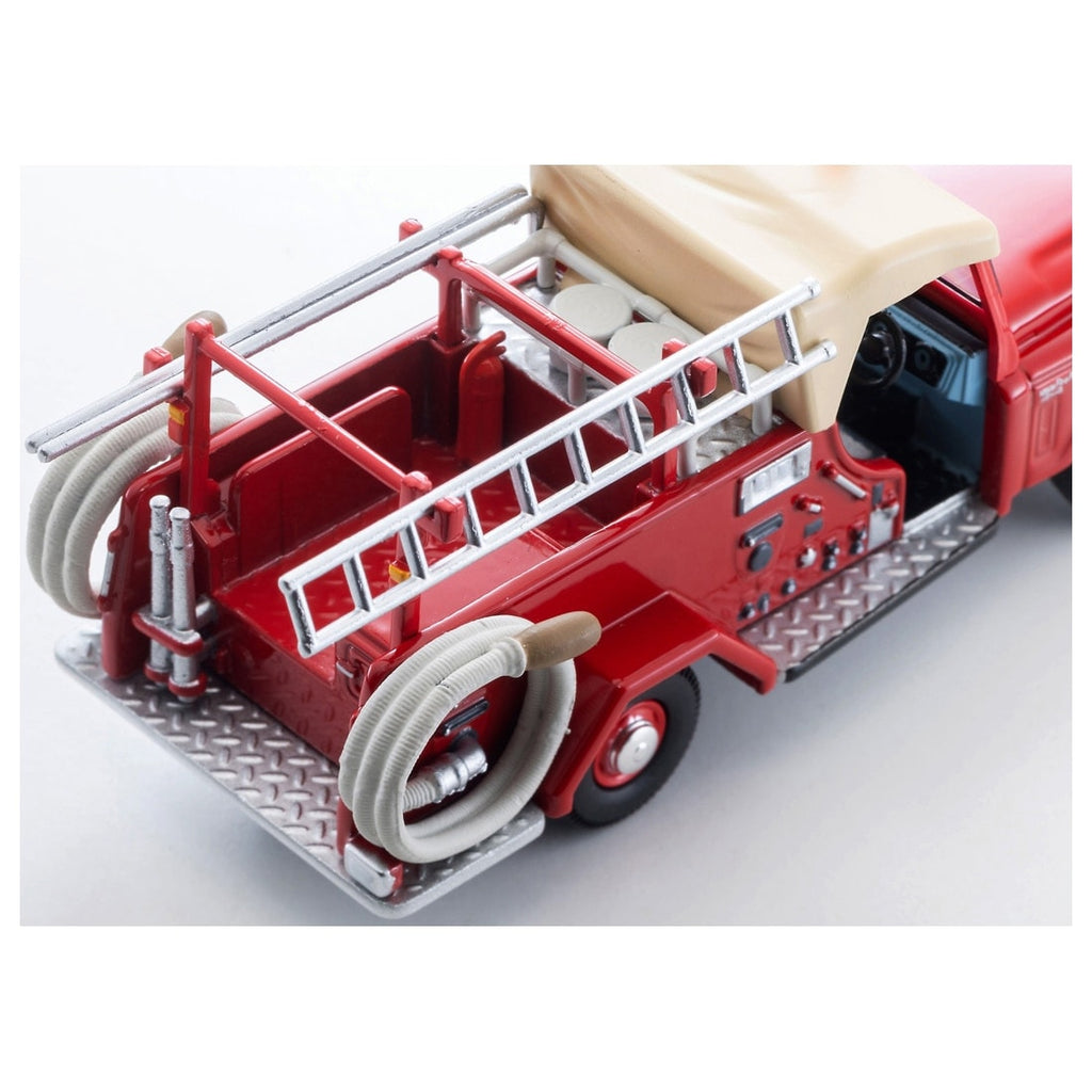 TOMICA Limited Vintage - LV-31c Nissan Patrol Pump Camion de Bomberos (con Figura) - Tomica Costa Rica Collectors Club