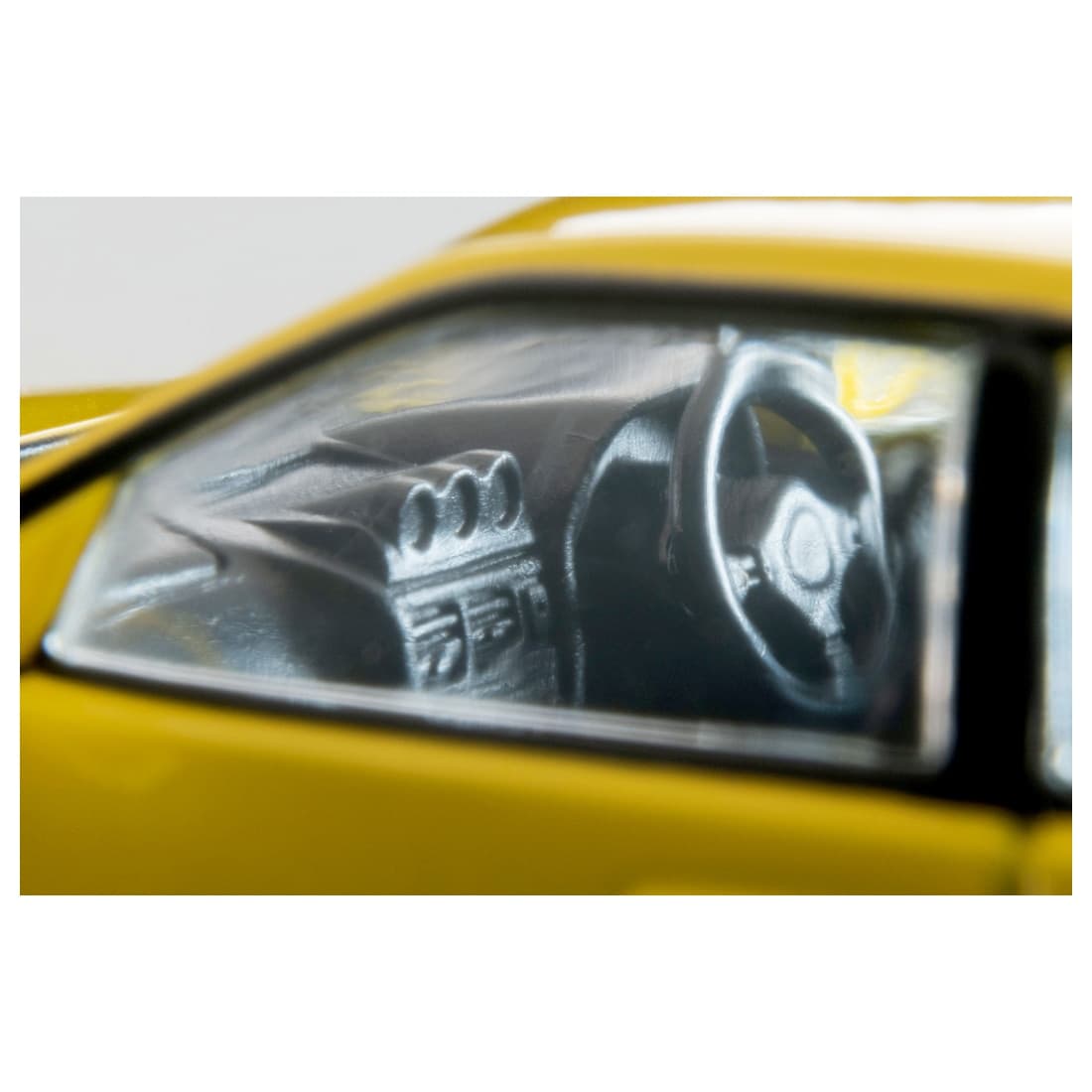 TOMICA Limited Vintage Neo - LV-N365a Nissan Skyline 2-door Sport Coupe 25GT TURBO con Pieza Opcional (Yellow) 98 Modelo - Tomica Costa Rica Collectors Club