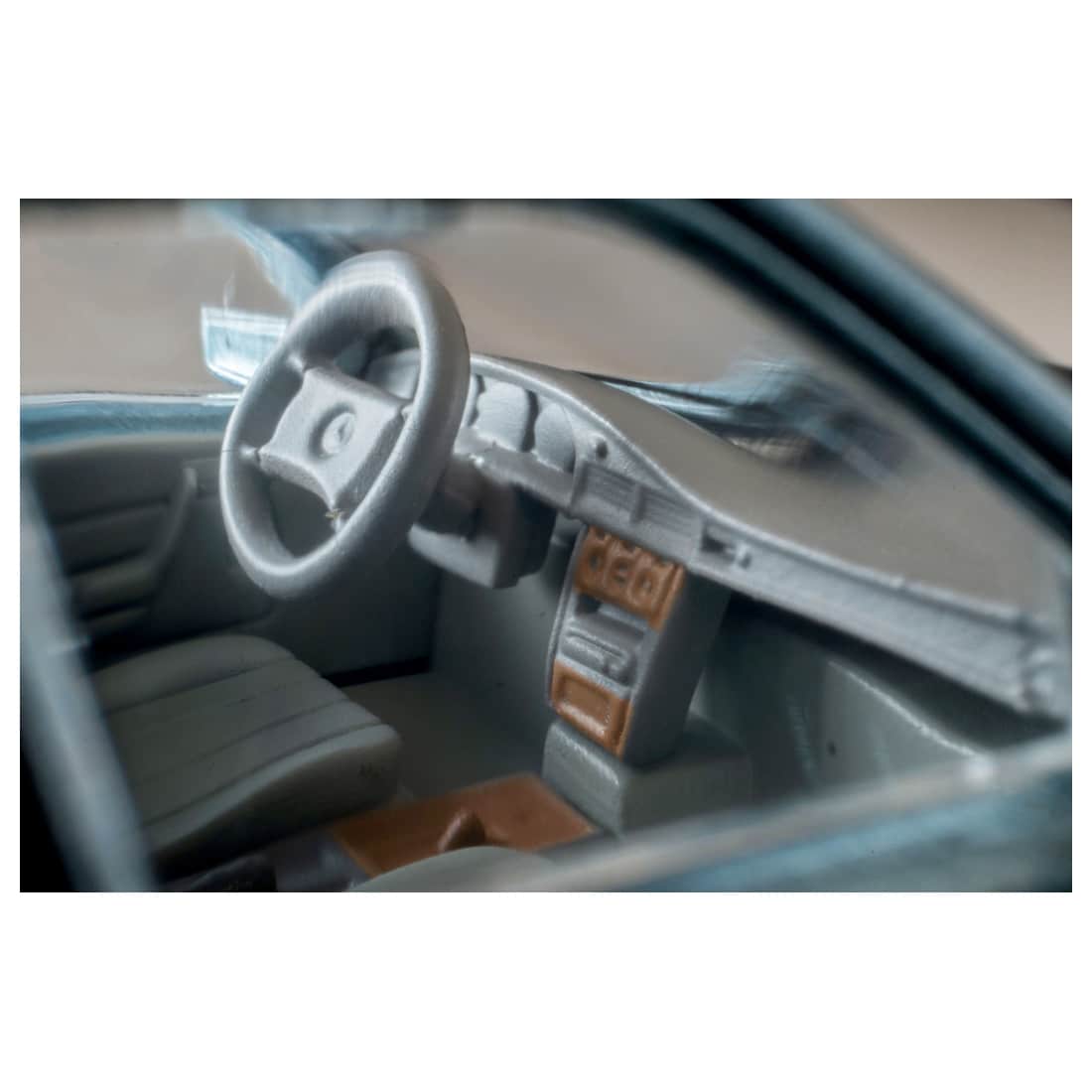 TOMICA Limited Vintage Neo - LV-N77c Mercedes-Benz 190 E (Pearl Blue) '92 Modelo - Tomica Costa Rica Collectors Club
