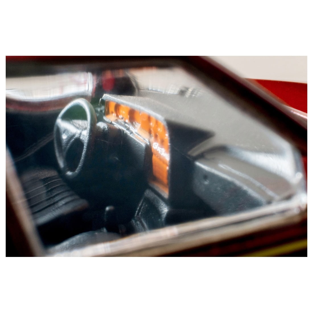 TOMICA Limited Vintage Neo - LV-N275c Lancia Thema 8.32 Phase II (Red) - Tomica Costa Rica Collectors Club
