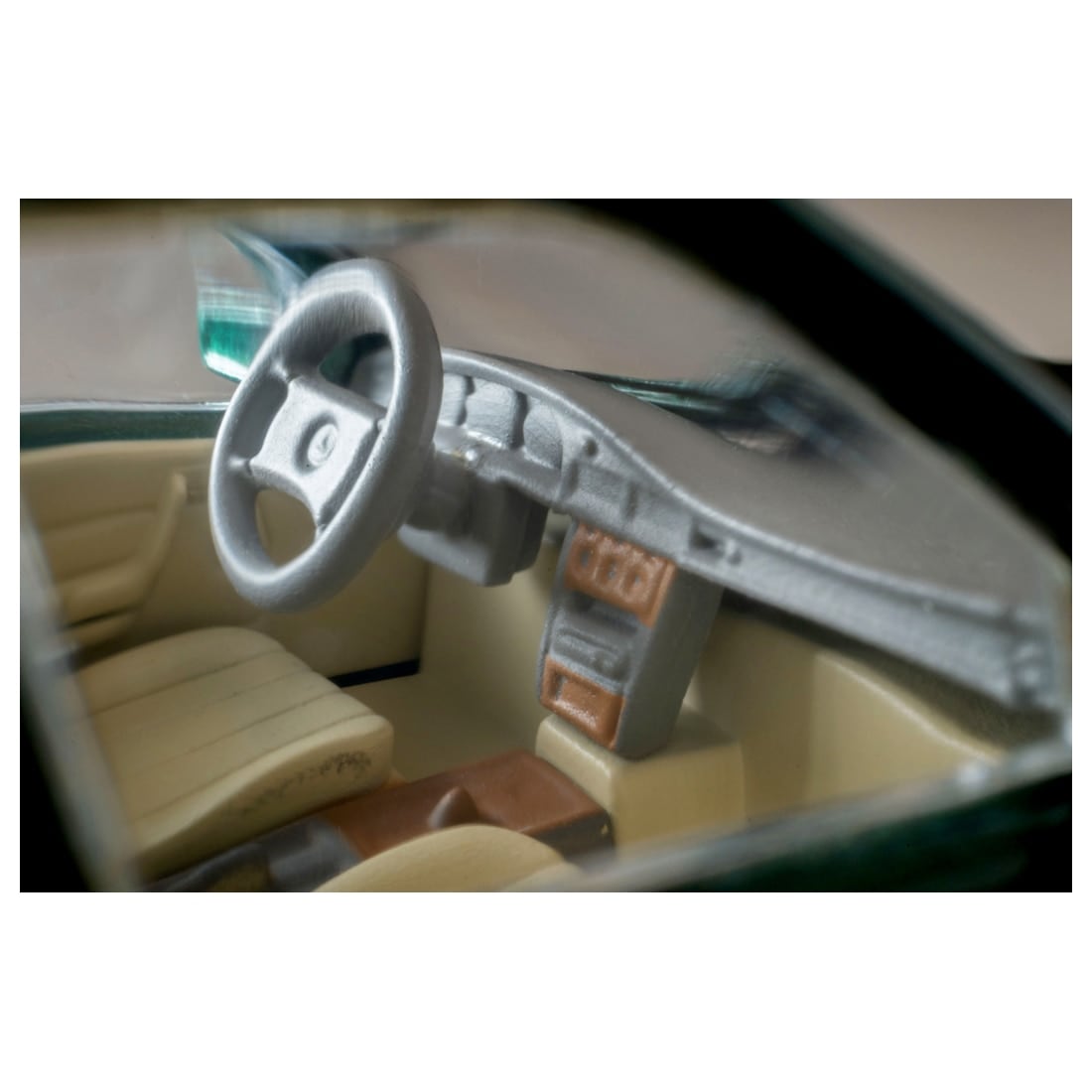 TOMICA Limited Vintage Neo - LV-N77d Mercedes-Benz 190 E (Green) 92 Modelo - Tomica Costa Rica Collectors Club