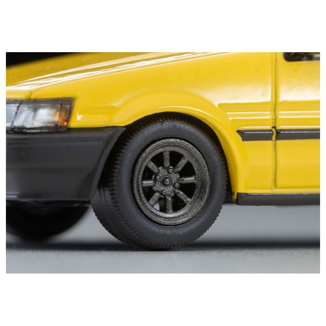 TOMICA Limited Vintage Neo - LV-N284f Toyota Corolla Levin 2-door GT Car w/RS Watanabe Wheel E (Yellow) '83 Modelo - Tomica Costa Rica Collectors Club