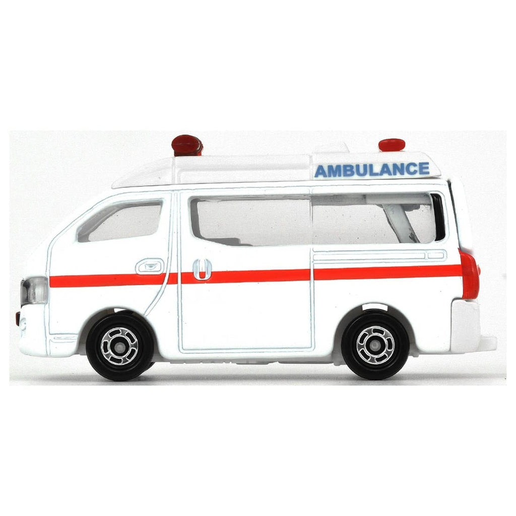 TOMICA - No.18 Nissan NV350 Caravan Ambulancia