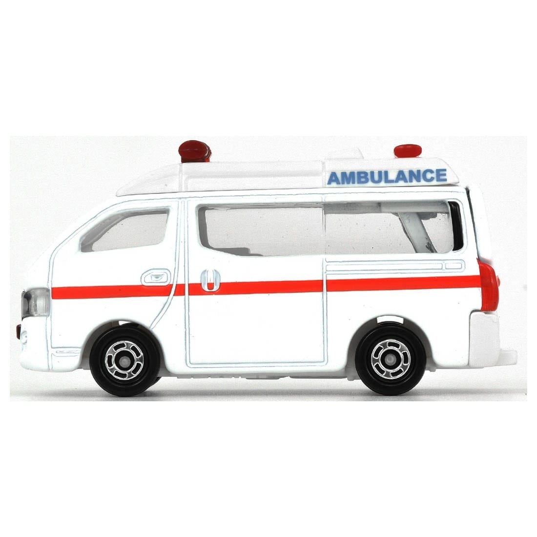 TOMICA - No.18 Nissan NV350 Caravan Ambulancia